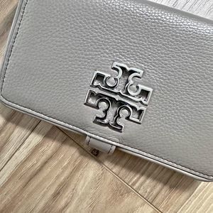 TORY BURCH | French Gray Taupe Putty Phone Wristlet Soft Wallet Pebble Leather